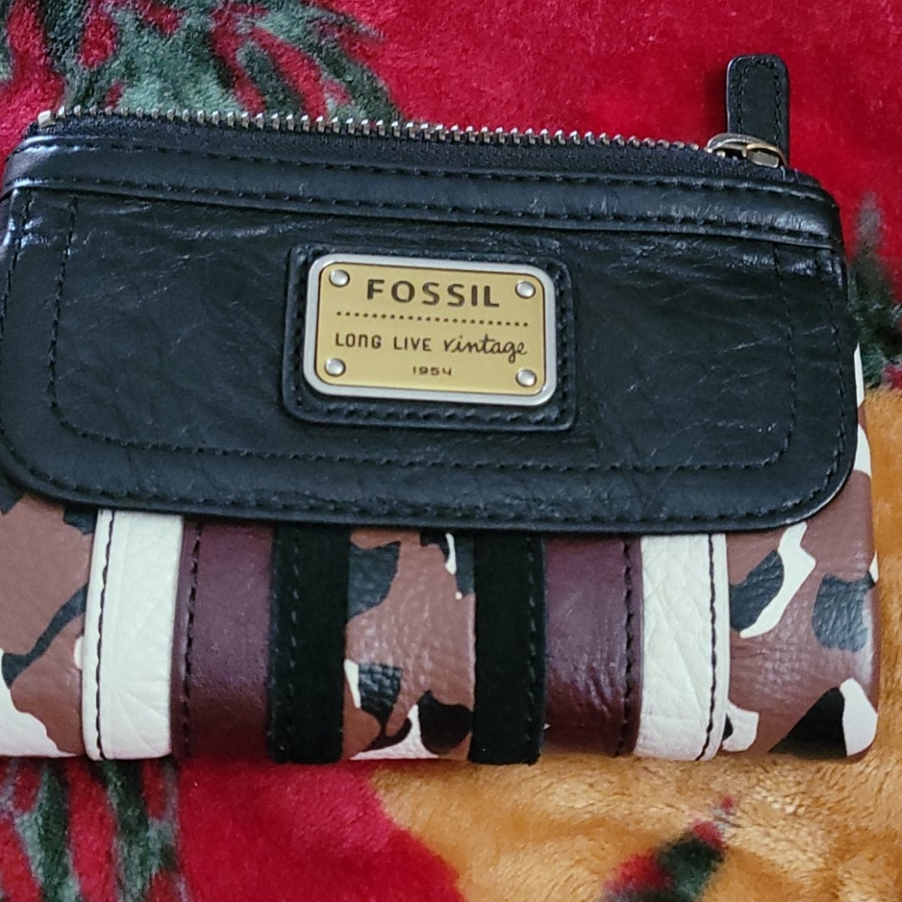 Great fossil wallet